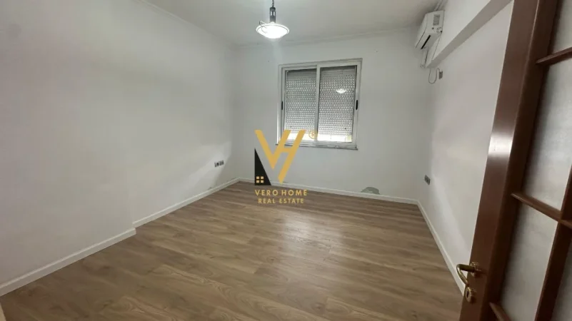 Tirane, jepet me qera apartament 2+1+Ballkon Kati 5, 75 m² 820 € (SHESHI WILLSON)