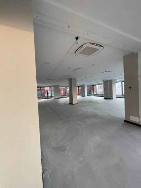 Tirane, jepet me qera ambjent biznesi Kati 1, 332 m² 5.312 € (Kompleksi Delijorgji)