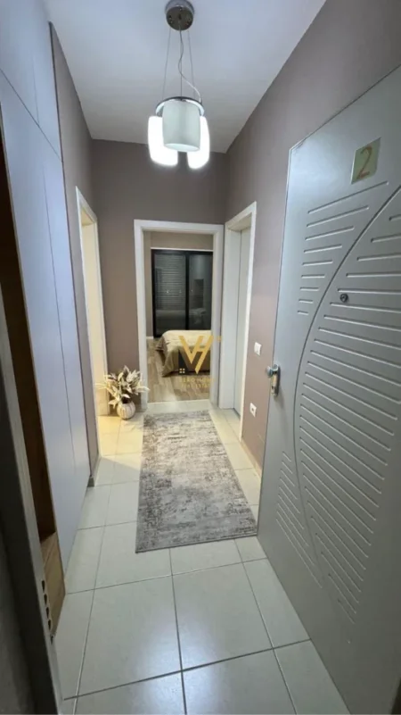Tirane, jepet me qera zyre Kati 1, 70 m² 1.200 € (ASTIR)