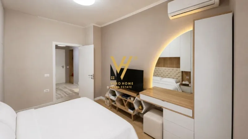 Tirane, jepet me qera zyre Kati 1, 70 m² 1.200 € (ASTIR)