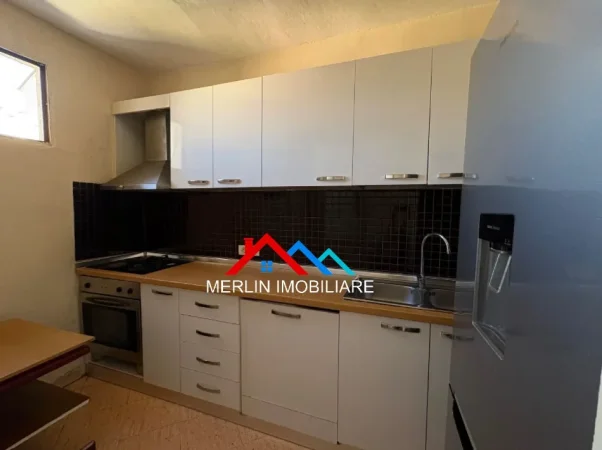 Tirane, jepet me qera apartament 2+1+Ballkon Kati 5, 70 m² 580 € (RRUGA PETRO NINI LUARASI,SHKOLLA E BALETIT)