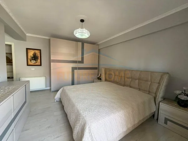 Tirane, shitet apartament 2+1+2+PARKIM, Kati 12, 127 m² 180.000 € (KTHESA E KAMZES)