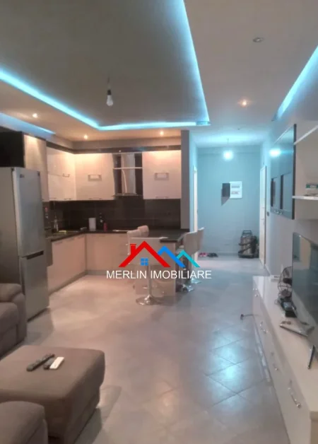 Tirane, jepet me qera apartament 2+1+Ballkon Kati 4, 90 m² 525 € (RRUGA MIKEL MARULI,ASTIR)