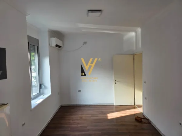 Tirane, jepet me qera zyre Kati 2, 75 m² 570 € (STADIUMI DINAMO)