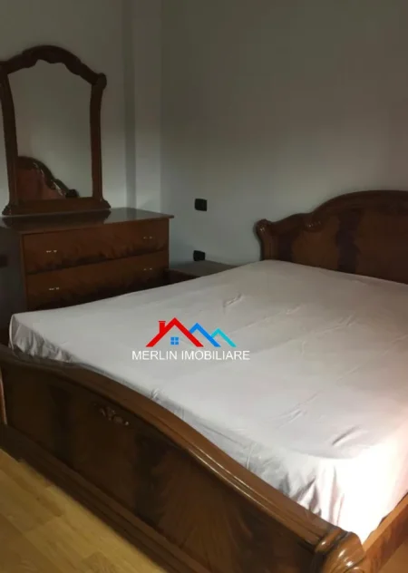 Tirane, jepet me qera apartament 3+1+Ballkon Kati 4, 120 m² 630 € (RRUGA E ELBASANIT)
