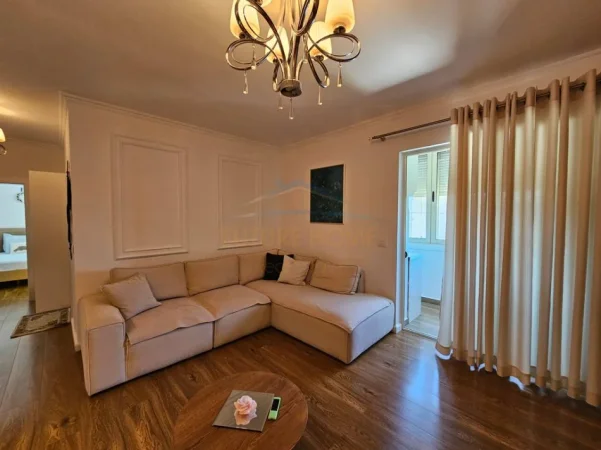 Shitet apartament 2+1+Ballkon Kati 4, 150.000 €