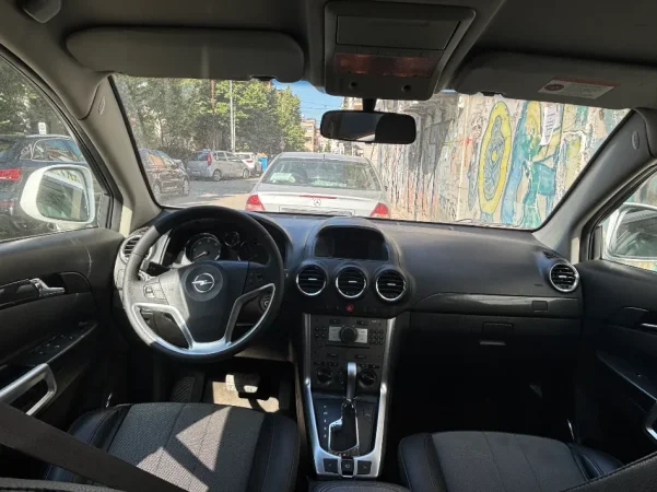 Tirane, shitet SUV Opel Antara Nafte, e bardhë automatik Kondicioner 97.000 km 5.501 €