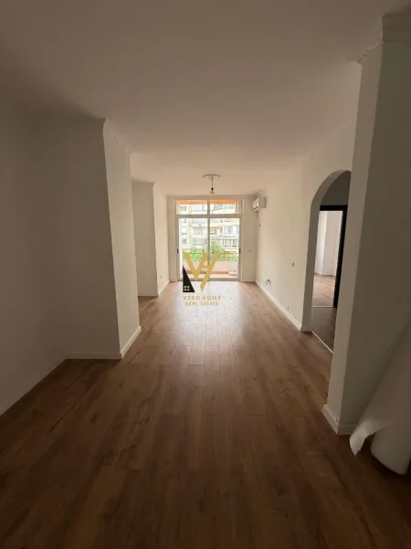 Tirane, shitet apartament 2+1+Ballkon Kati 3, 90 m² 140.000 € (ASTIR)