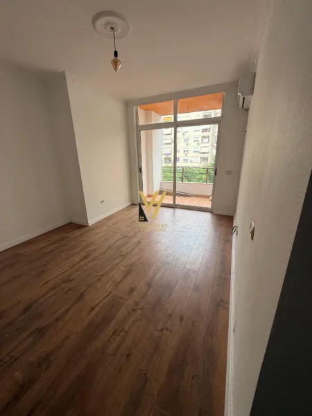 Tirane, shitet apartament 2+1+Ballkon Kati 3, 90 m² 140.000 € (ASTIR)