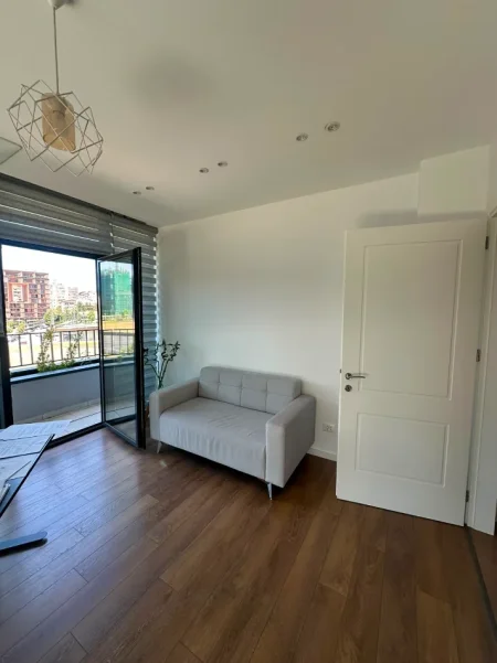 Tirane, jepet me qera zyre Kati 3, 130 m² 1.420 € (Lake View Residence)