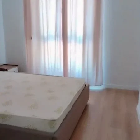 Tirane, jepet me qera apartament 1+1+Ballkon , 60 m² 400 € (Univers City)