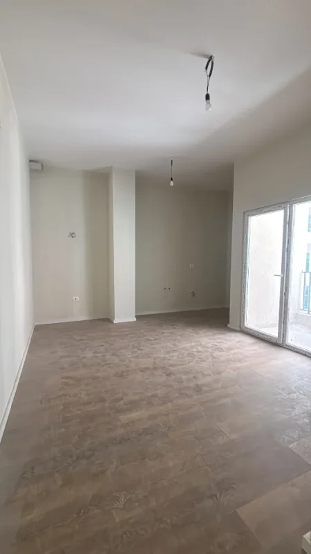 Tirane, jepet me qera apartament 1+1, Kompleksi Aura by Lim Em