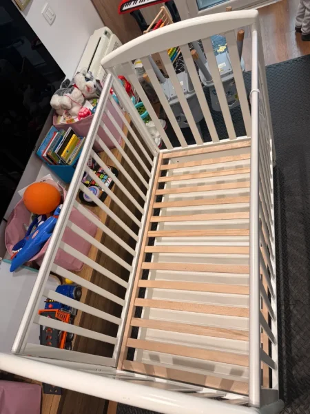 Tirane, shes Krevat per femije Pali Birillo 100 €
