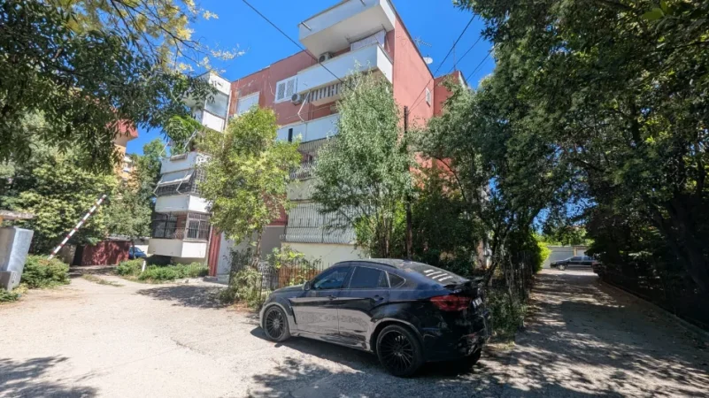 Shqiperi, jepet me qera apartament 1+1+Aneks+Ballkon , 425 € (Artan Lenja)