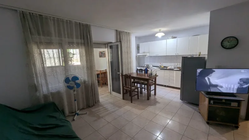 Shqiperi, jepet me qera apartament 1+1+Aneks+Ballkon , 425 € (Artan Lenja)
