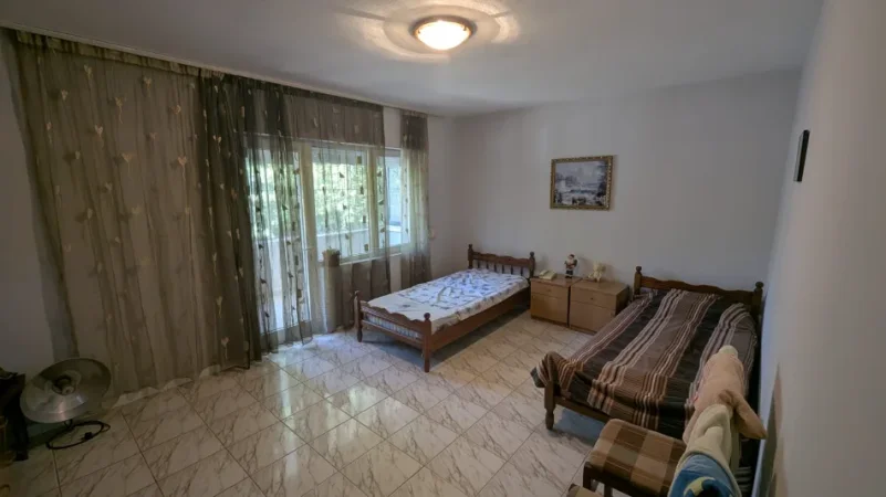 Shqiperi, jepet me qera apartament 1+1+Aneks+Ballkon , 425 € (Artan Lenja)