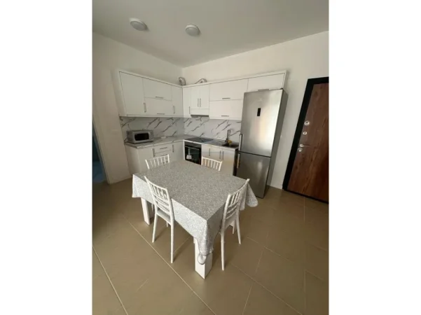 Tirane, jepet me qera apartament 1+1 Kati 4, 57 m² 550 € (Jordan Misja)