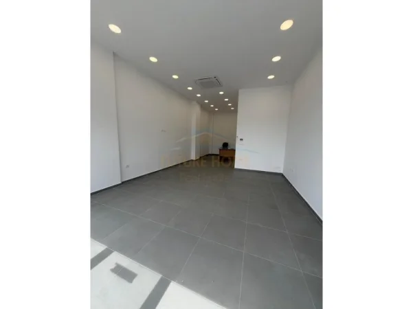 Tirane, jepet me qera ambjent biznesi Kati 0, 51 m² 500 € (Astir)