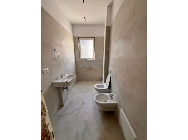 Tirane, shitet apartament 2+1 Kati 3, 90 m² 143.200 € (Kompleksi Muraga, Rruga Dalip Topi)