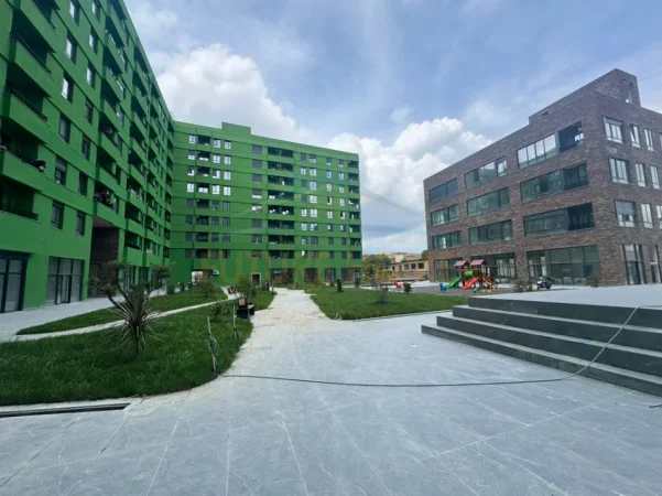 Tirane, shes apartament 2+1+Ballkon Kati 1, 119 m² 195.000 € (5 maj)
