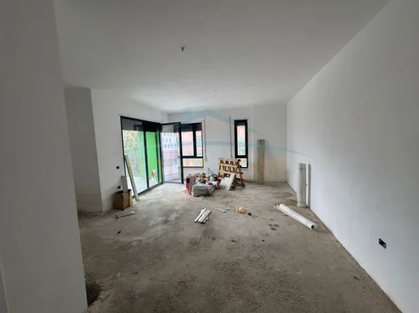 Tirane, shes apartament 2+1+Ballkon Kati 1, 119 m² 195.000 € (5 maj)