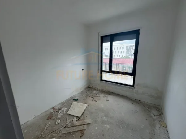 Tirane, shes apartament 2+1+Ballkon Kati 1, 119 m² 195.000 € (5 maj)