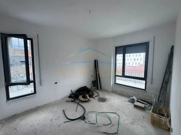 Tirane, shes apartament 2+1+Ballkon Kati 1, 119 m² 195.000 € (5 maj)