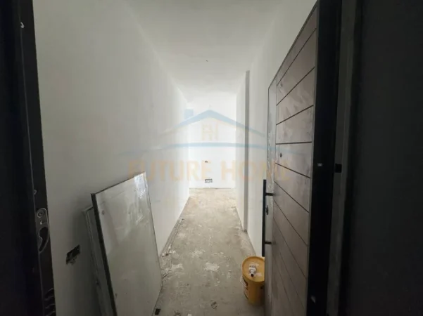 Tirane, shes apartament 2+1+Ballkon Kati 1, 119 m² 195.000 € (5 maj)