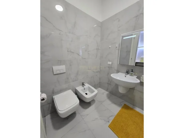 Tirane, jepet me qera apartament 2+1 Kati 7, 120 m² 1.200 € (Delijorgji partners142995)