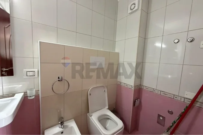 Tirane, shitet apartament 2+1+Ballkon Kati 3, 84 m² (FARKE)