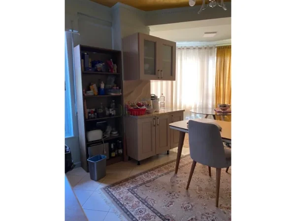 Tirane, shitet apartament 3+1 Kati 4, 151 m² 226.500 € (Fresk)