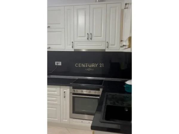 Tirane, jepet me qera apartament 1+1 Kati 4, 53 m² 350 € (Fresk Legacy143022)