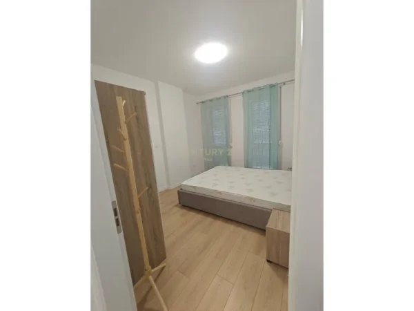 Tirane, jepet me qera apartament 1+1 Kati 10, 59 m² 450 € (QTU Nea143021)