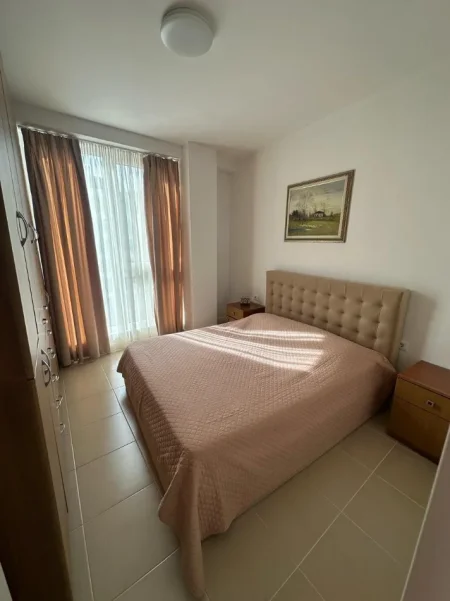 Tirane, jepet me qera apartament 1+1+Ballkon Kati 4, 57 m² 550 € (Jordan Misja)