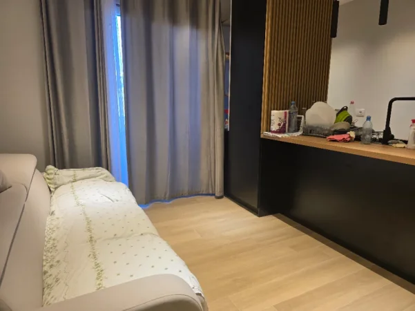Golem, jepet me qera apartament 1+1+Ballkon Kati 3, 50 m² 60 € (Pallat i ri perball Kopleksit Freskia, prane Market Baze)