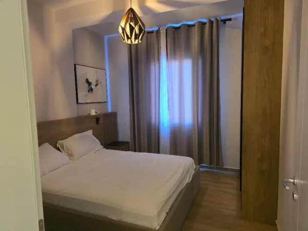 Golem, jepet me qera apartament 1+1+Ballkon Kati 3, 50 m² 60 € (Pallat i ri perball Kopleksit Freskia, prane Market Baze)