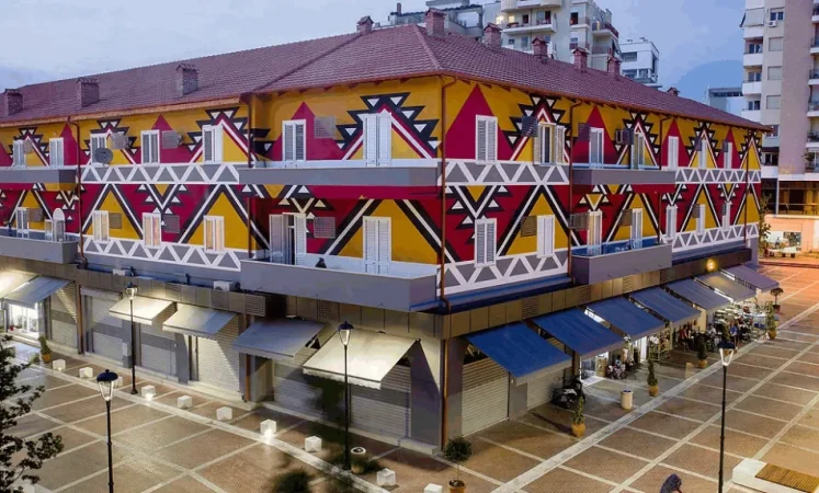 Tirane, jepet me qera zyre Kati 1, 135 m² 1.200 € (Pazari i Ri)