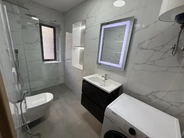 Tirane, jepet me qera Apartament 1+1 Kati 2, Mobiluar, Çmimi 55.000 Lekë të Reja, Pranë Shkollës Baletit, Tiranë.