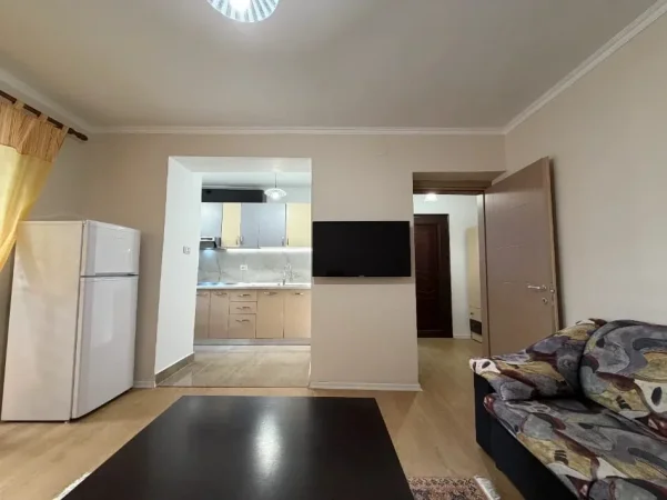 Tirane, jepet me qera Apartament 1+1 Kati 2, Mobiluar, Çmimi 55.000 Lekë të Reja, Pranë Shkollës Baletit, Tiranë.