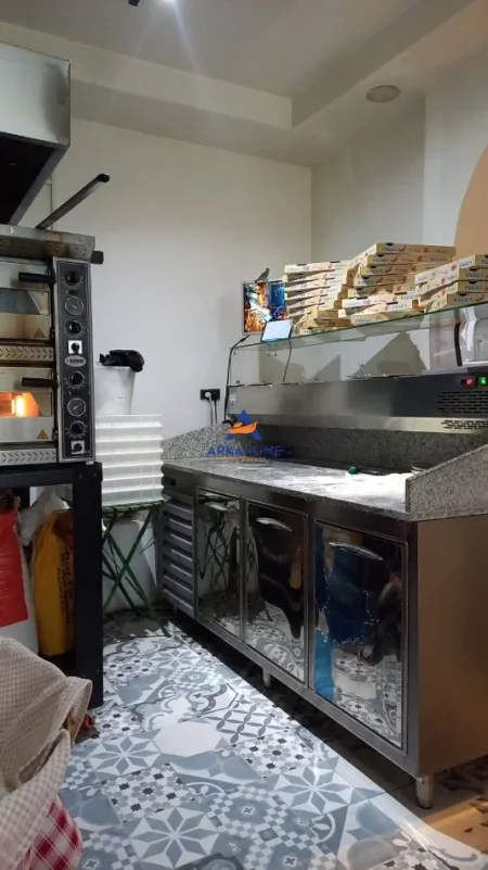 Tirane, jepet me qera ambjent biznesi Kati 0, 150 m² 2.500 € 