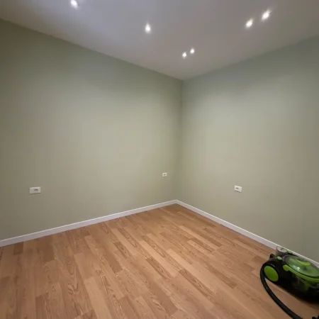 Tirane, shitet apartament 2+1+Ballkon , 70 m² 225.000 € (Rruga Myslym Shyri)