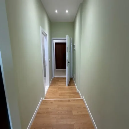 Tirane, shitet apartament 2+1+Ballkon , 70 m² 225.000 € (Rruga Myslym Shyri)