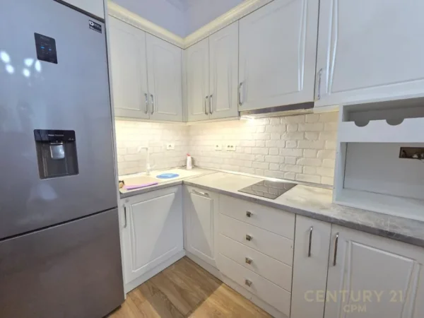 Tirane, jepet me qera apartament Kati 2, 74 m² 750 € (Blloku bot143019)