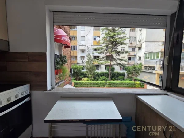 Tirane, jepet me qera apartament Kati 2, 74 m² 750 € (Blloku bot143019)