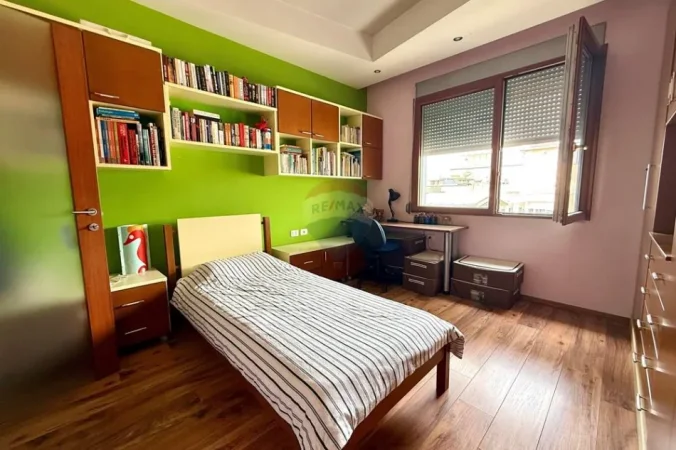 Tirane, shitet apartament 4+1 , 600.000 € (Selvia)