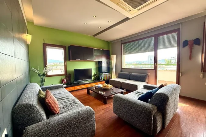 Tirane, shitet apartament 4+1 , 600.000 € (Selvia)