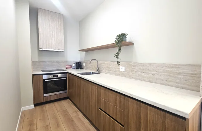 Tirane, shitet apartament 1+1 Kati 8, 63 m² 230.000 € (RRUGA E “BARRIKADAVE”)