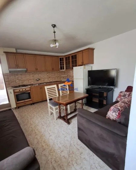 Tirane, jepet me qera apartament 2+1 Kati 1, 70 m² 317 € 
