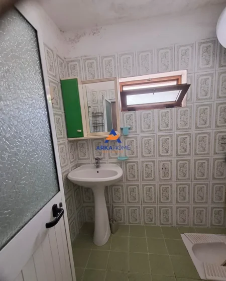 Tirane, jepet me qera apartament 2+1 Kati 1, 70 m² 317 € 
