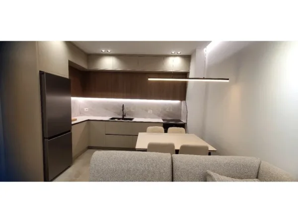 Tirane, jepet me qera apartament 1+1 Kati 4, 70 m² 600 € (Astir Legacy129011)
